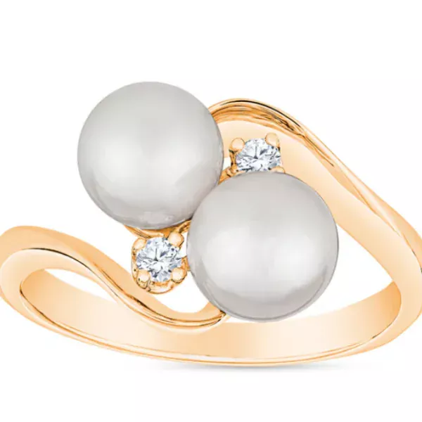 Choosing Diamonds Or Pearls?