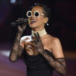Rihanna Victorias Secret Fashion Show With Pearls