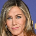 Jennifer Aniston Dazzles in Pearls & Diamonds Ensemble